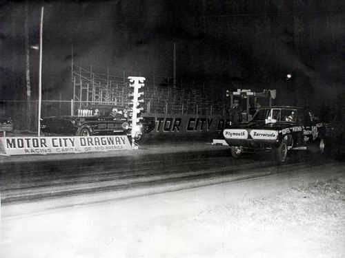 Motor City Dragway - Dave Koffel Flintstone Flyer Barracuda 1967 From Susie Koffel